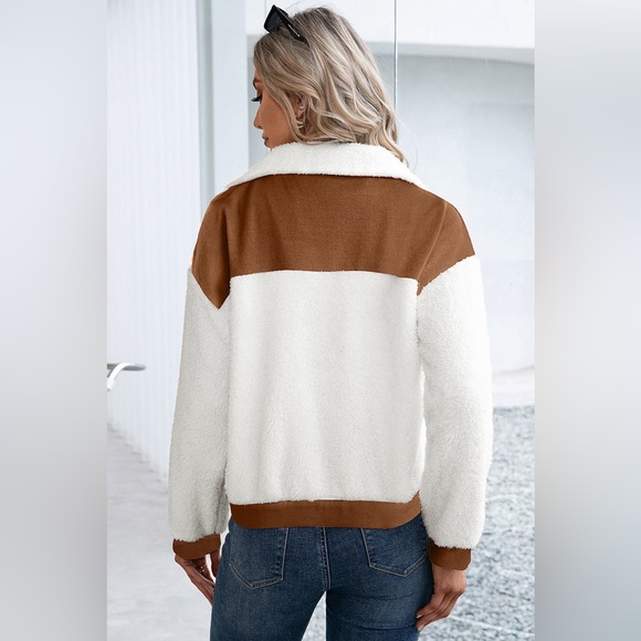 Contrast Sherpa Button Up Jacket - Picture 2 of 3